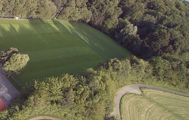Luftbild Sportgelände Tiefenbach